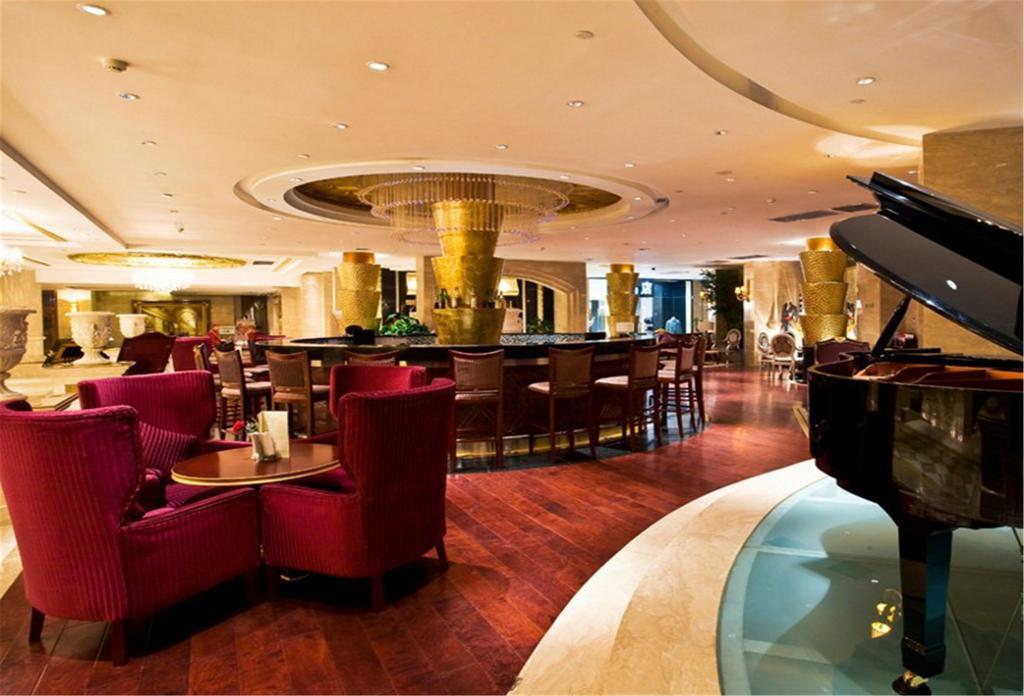 New Paris Hotel Harbin Exteriör bild